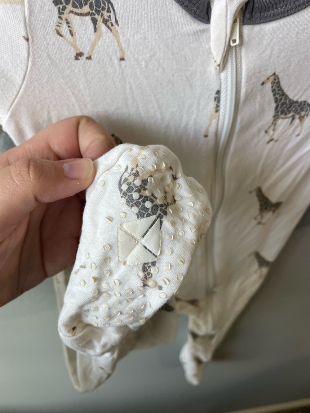 Kyte Baby Giraffe Print Neutral Bamboo Sleeper - Picture 5 of 8